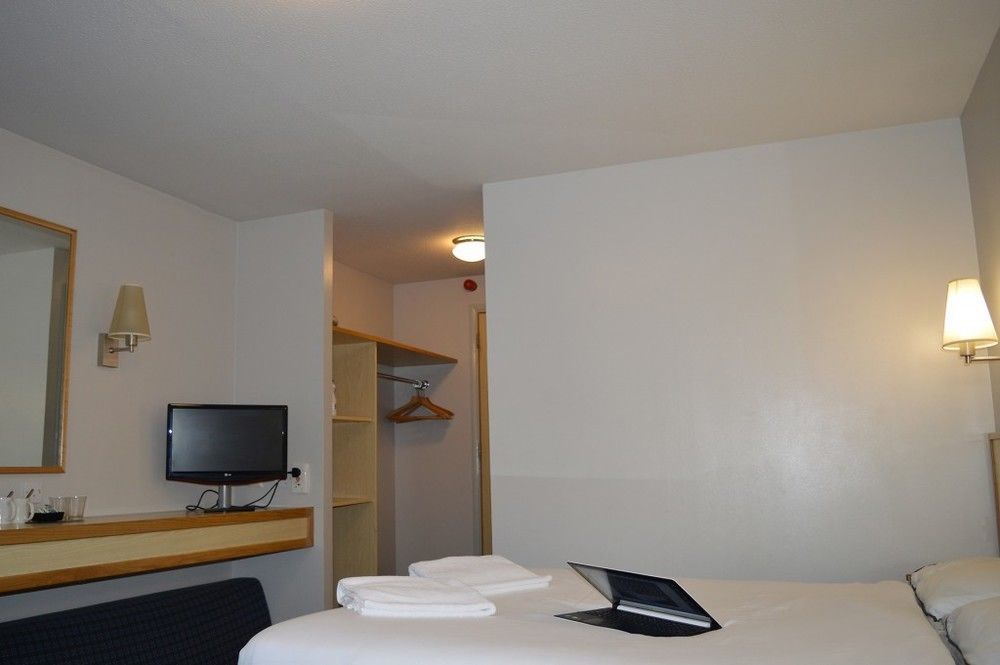 Oyo Sunrise Hotel, A46 N Leicester Трассингтон Экстерьер фото